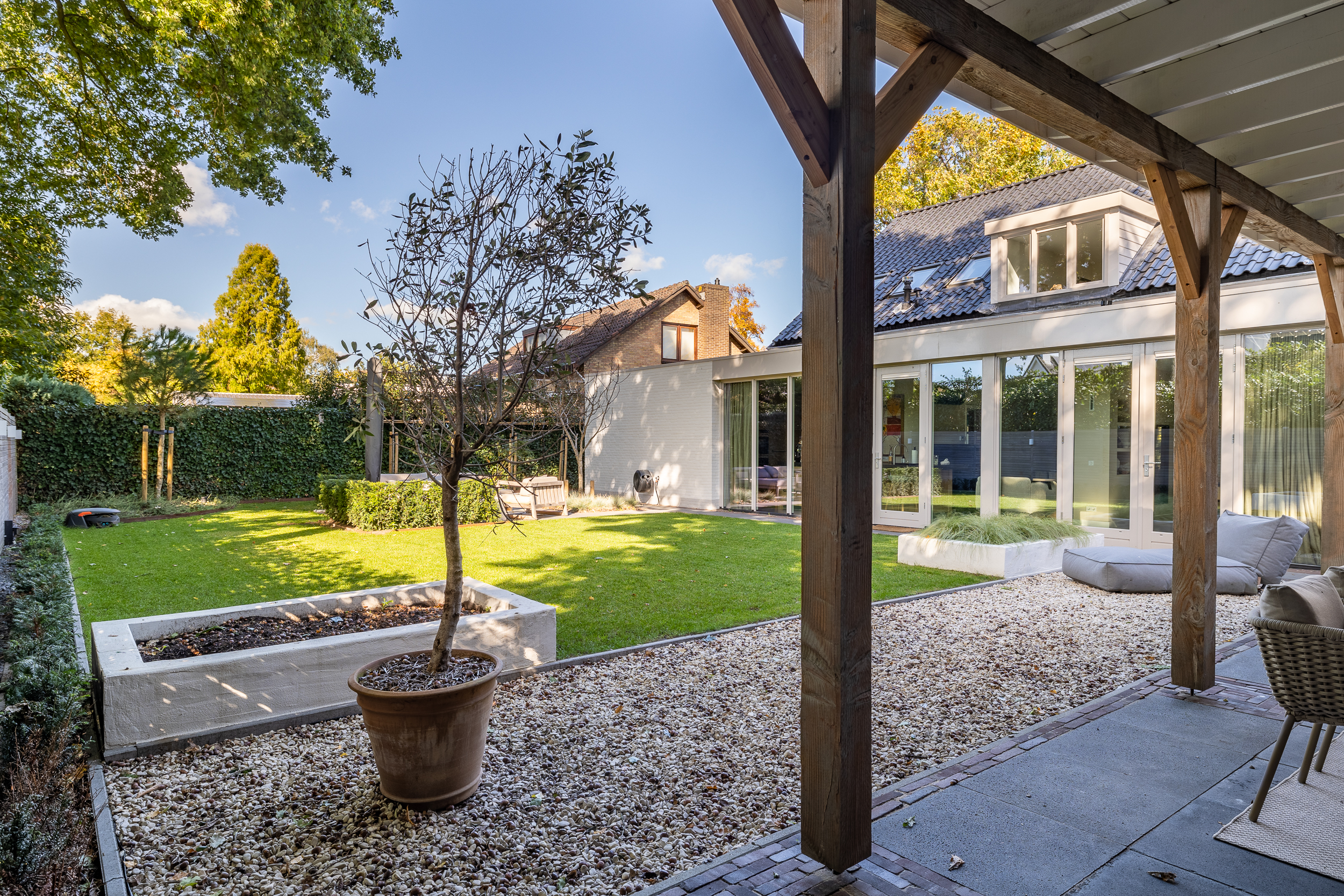 8E12B268-7429-44A6-8A84-9F812B5D5D89